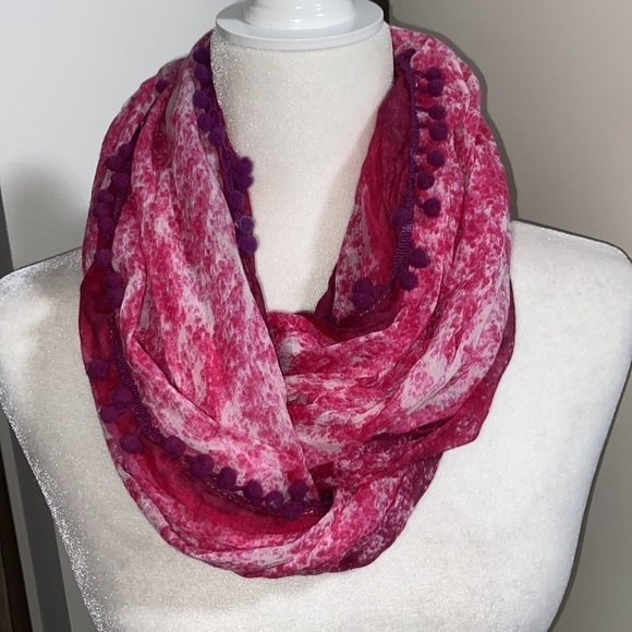 American Eagle Pink Purple Tie Dye Artsy Bohemian Pom Pom Tassels Infinity Scarf - Picture 4 of 16